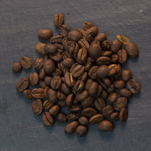 Présentation de grains de café Kiboko du Burundi, torréfaction et vente en Normandie