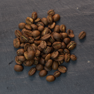 Présentation de grains de café Maya du Guatemala, torréfaction et vente en Normandie