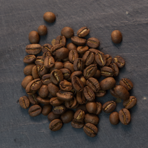 Présentation de grains de café Atzanlatic du Mexique, torréfaction et vente en Normandie